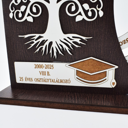 calendar-perpetuu-personalizabil-din-lemn-absolvire-cu-toca [2]