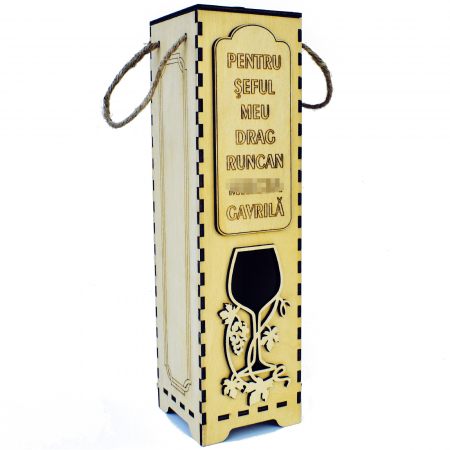Produse in limba maghiara - cutie-pentru-vin-cu-text-gravat-pentru-aniversare-pentru-seful-meu-drag..