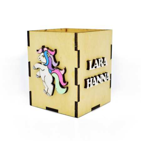 Camera copilului - suport-din-lemn-pentru-creioane-personalizat-unicorn