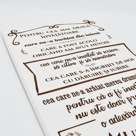 Tablou-gravat-pe-lemn-cu-text-pentru-cea-mai-draga-invatatoare [1]