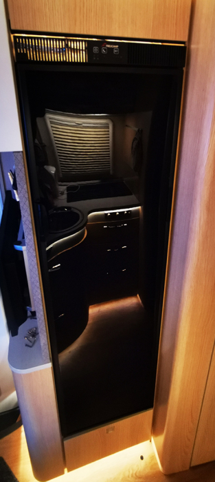 150 litri ÎxLxA: 149×41,8×56 cm cu compartiment congelator, înlocuiește Thetford [12]