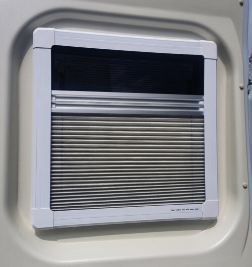 Fereastră glisantă fumurie (cu perete dublu, încastrată, 3 rame) - Copie [7]