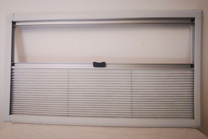 Geam termopan cu geam termopan, ușor fumuriu, pentru vehicule curbate (cu pereți dubli, montat încastrat, 3 rame) [12]