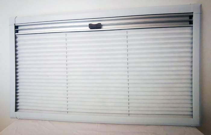 Geam termopan cu geam termopan, ușor fumuriu, pentru vehicule curbate (cu pereți dubli, montat încastrat, 3 rame) [11]