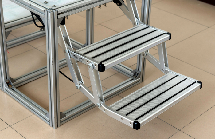 Treaptă cu acces dublu, treaptă cu iluminare LED de 12V [8]