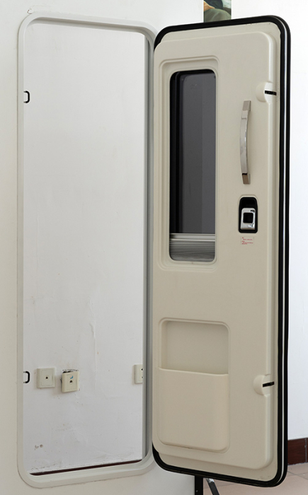 Ușă de intrare pentru rulotă, autorulotă, cutie 603×1813 mm [7]