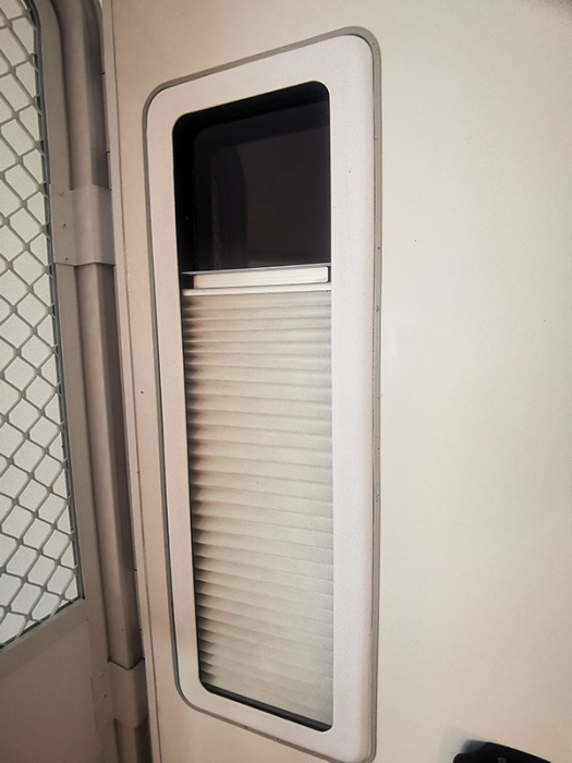 Ușă de intrare pentru rulotă/autorulotă/remorcă 580 x 1930 mm [7]