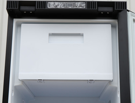 105 litri ÎxLxA: 81×47,5×53 cm cu compartiment congelator versiunea a 2-a [7]