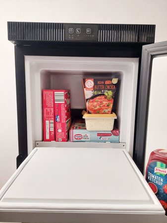 150 litri ÎxLxA: 149×41,8×56 cm cu compartiment congelator, înlocuiește Thetford [18]