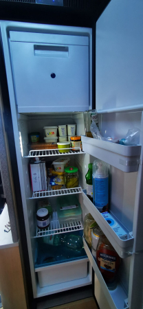 150 litri ÎxLxA: 149×41,8×56 cm cu compartiment congelator, înlocuiește Thetford [9]