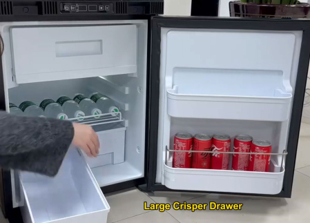 75 litri ÎxLxA: 625×475×535 mm cu compartiment congelator [4]