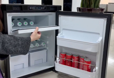 75 litri ÎxLxA: 625×475×535 mm cu compartiment congelator [3]