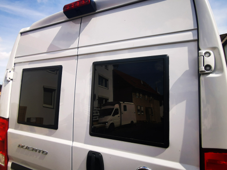 Copertină fumurie pentru vehicule curbate (cu perete dublu, montare încastrată, 3 rame) [22]