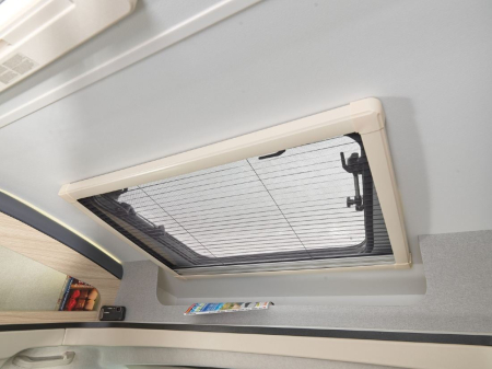 Fereastră de mansardă arcuită cu plasă antiinsecte și jaluzele opace 900x600mm [6]