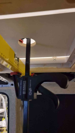 Fereastră de mansardă Super Fan cu ventilator, telecomandă, plasă antiinsecte și jaluzele opace 360×360 mm [18]