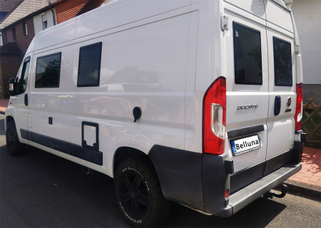 Fereastră tip copertină (cu perete dublu, montată încastrat, 3 rame) cu jaluzele [24]