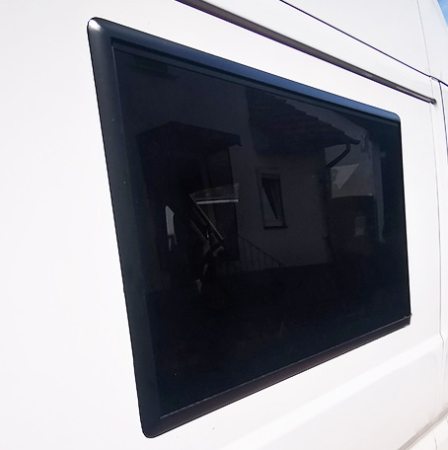 Ferestre si Usi - Fereastră tip copertină (cu perete dublu, montată încastrat, 3 rame) cu jaluzele