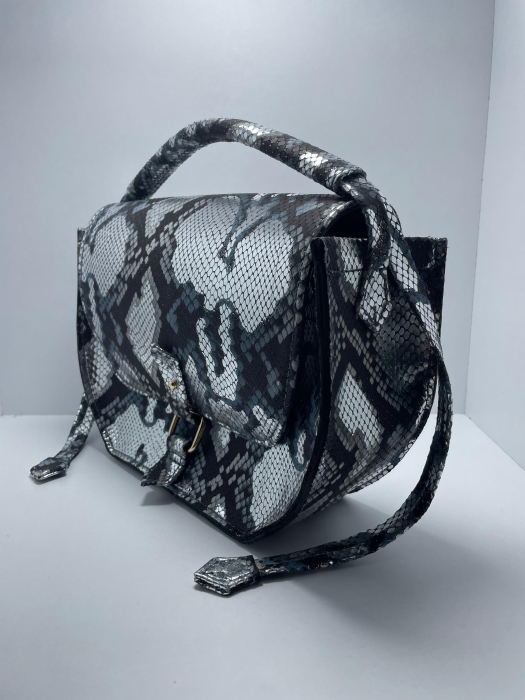 Geantă unicat snake silver-albastru handmade Atelier Edition vedere frontală – Azure Shadow Titi Valenti [4]