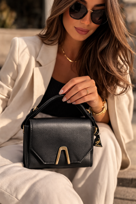 Geanta dama din piele naturala Black Beauty Gold Accent [3]