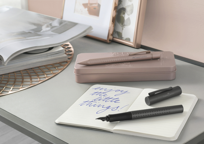 Stilou Grip 2011 Rose Cupru B Faber-Castell [4]