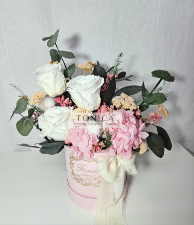 Aranjamente florale - Aranjament cutie