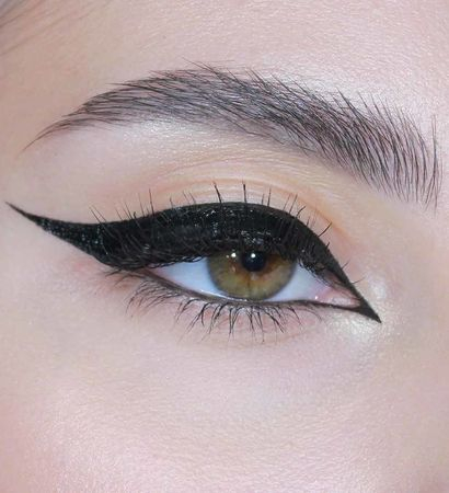 EYELINER GRAPHIC STYLE SUPER STAY [2]