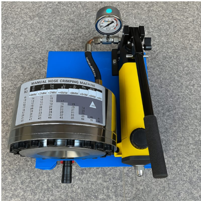Aparat de sertizat furtunuri hidraulice [4]