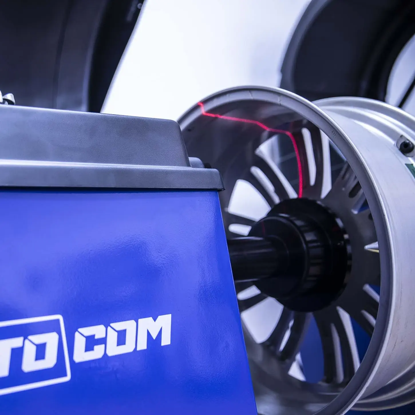 Aparat echilibrat roti 160 cu Laser [8]