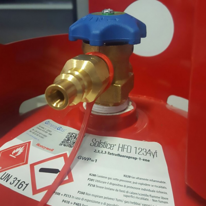 Butelie incarcata cu 5 kg freon 1234yf [4]