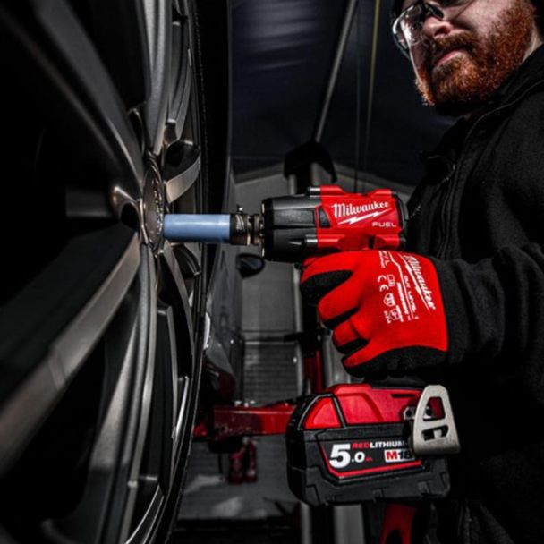 Cheie de impact Milwaukee 1/2″ 745Nm 18V [3]