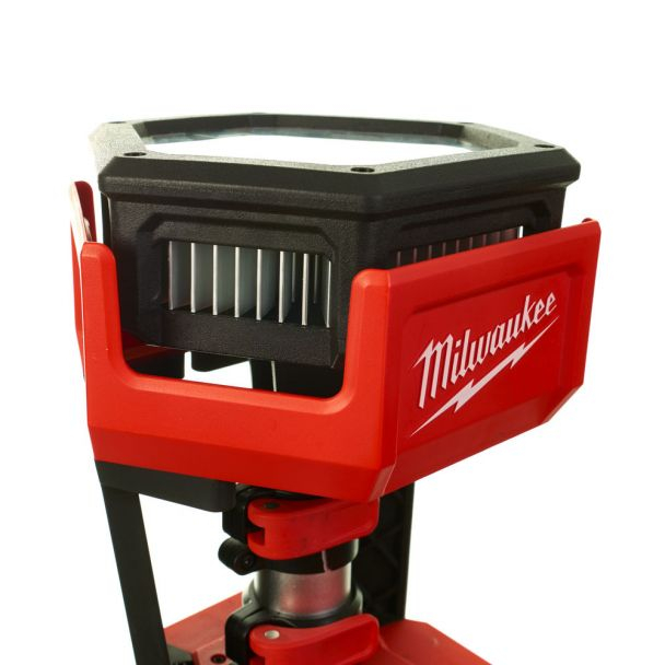 Turn de iluminat cu 12 LED, M18, 2000 lumeni [8]