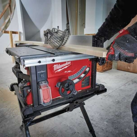 Fierastrau circular cu masa M18 FUEL, 210 mm, tehnologie avansată [5]