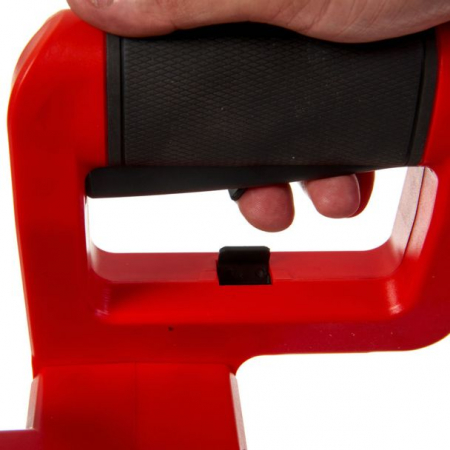 Fierăstrău stationar cu acumulator pentru tăieri precise [3]