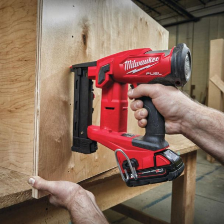 Capsator cu capse inguste cu acumulator FUEL, 2988 RON [4]