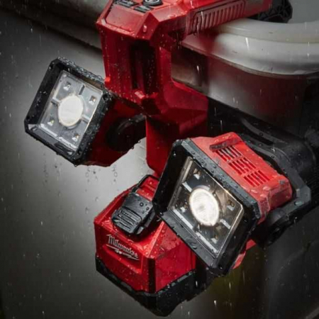 Lampa dubla de santier Milwaukee cu acumulatori, 2200 lumeni [2]
