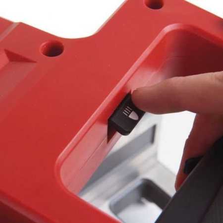 Fierastrau stationar cu acumulator pentru tăieri precise [6]