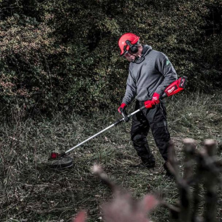 Trimmer M18 FUEL fără perii pentru tăiere eficientă [3]