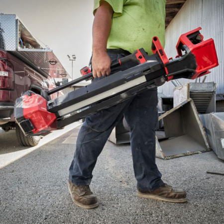 Turn de iluminat Milwaukee extensibil pentru service auto [4]