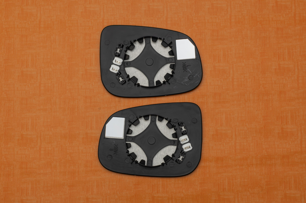 Geam oglindă Volvo C30, C70, V40,S40 V50, S60 V60 2007-03.2010; S80 (As) 04.2006-2011, V70 (BW) 03.2007-2011 [3]