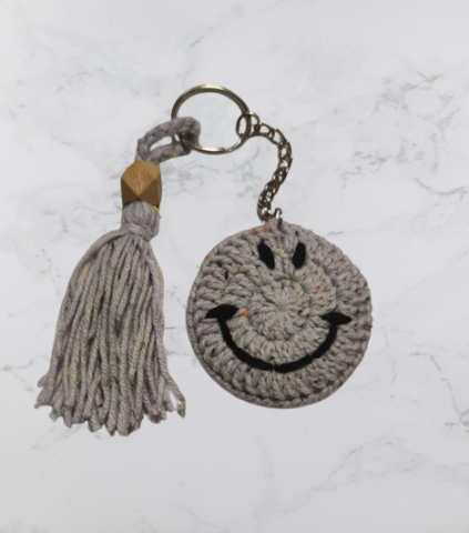 Breloc Smiley croșetat [3]
