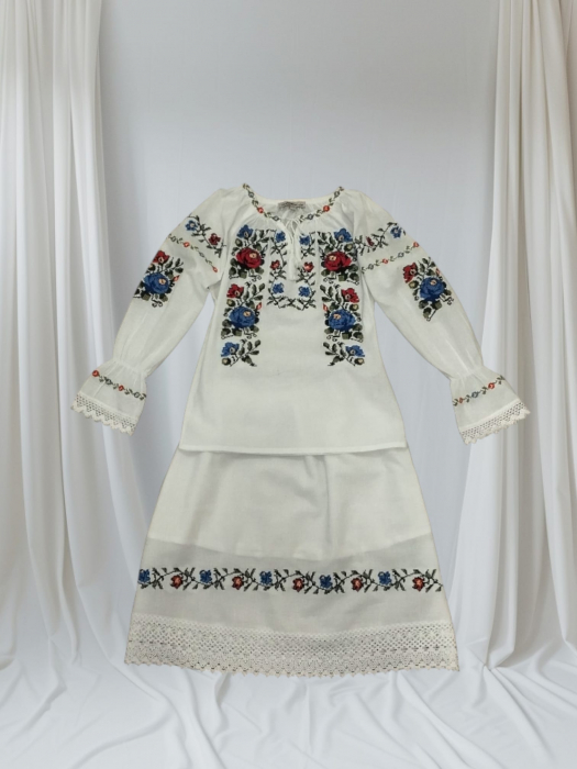 Costum traditional Andreea [1]