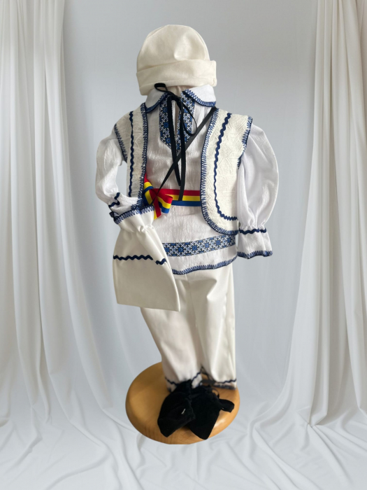 Costum traditional botez Marian [3]