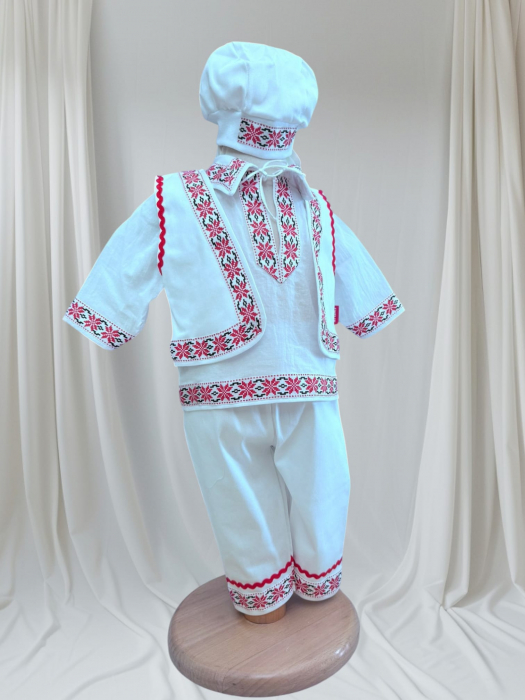 Costum traditional Aura [2]
