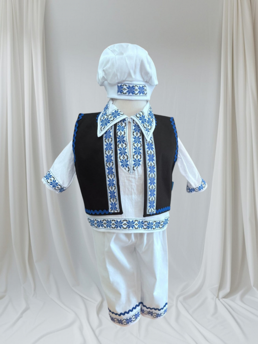 Costum traditional Iulian [1]
