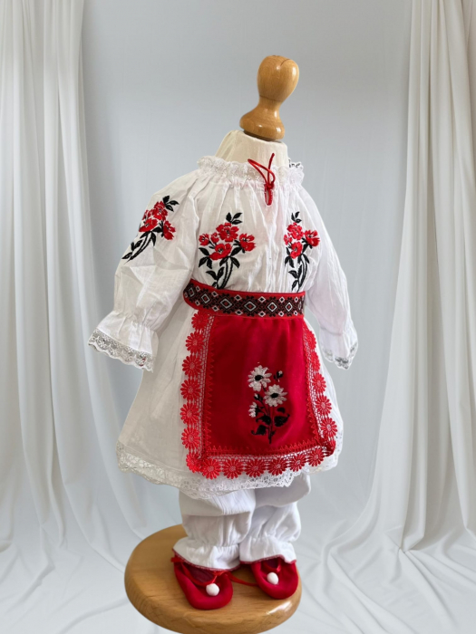 Costum traditional Alexandra [2]