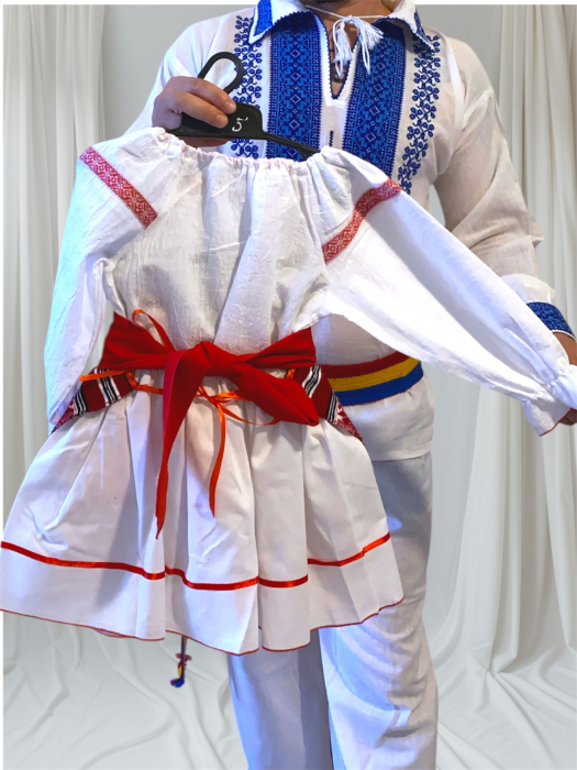 Costum national fetite [2]