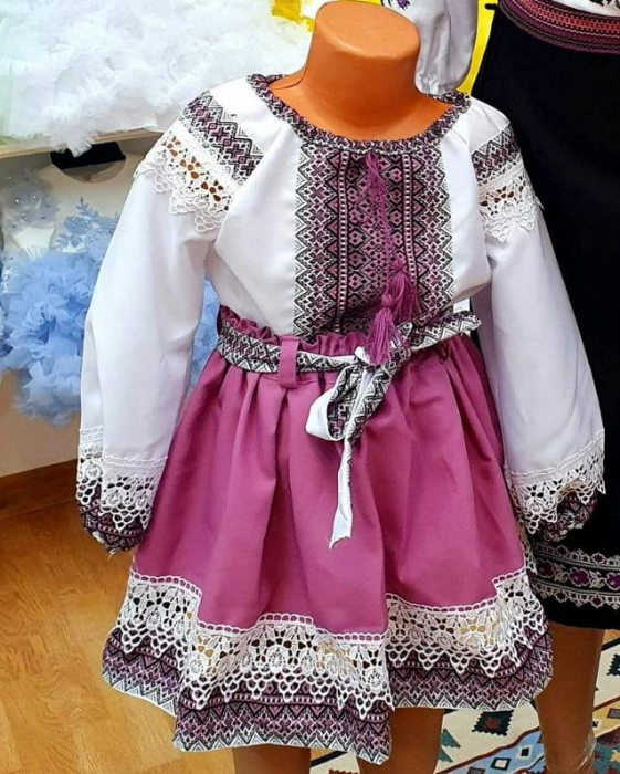 Costum traditional Laura [3]