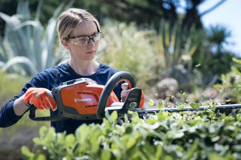 TRIMMER CORDLESS 115I L + MOTOUNEALTA DE TAIAT GARD VIU 115I HD45, KIT (INCARCATOR QC 80 SI ACUMULATOR BLI10, 36.5V/2.0AH) [1]