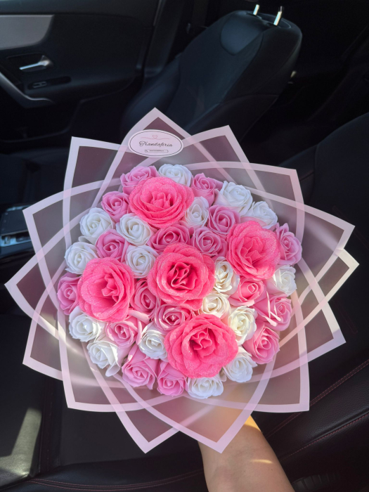 Buchet Trandafiri Roz-Alb [1]