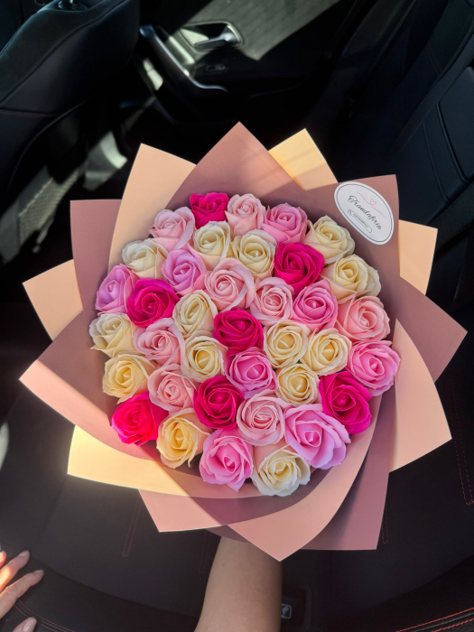 Buchet Trandafiri Roz deschis - Crem - Roz [1]